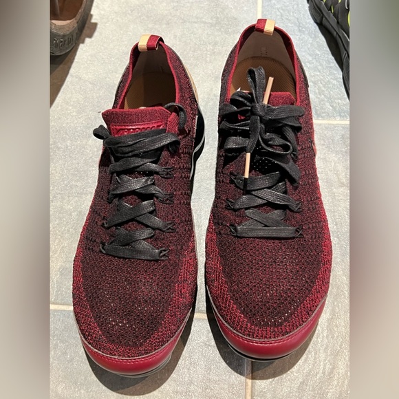 Brand new with out box, nike airmax maroon - Picture 2 of 3